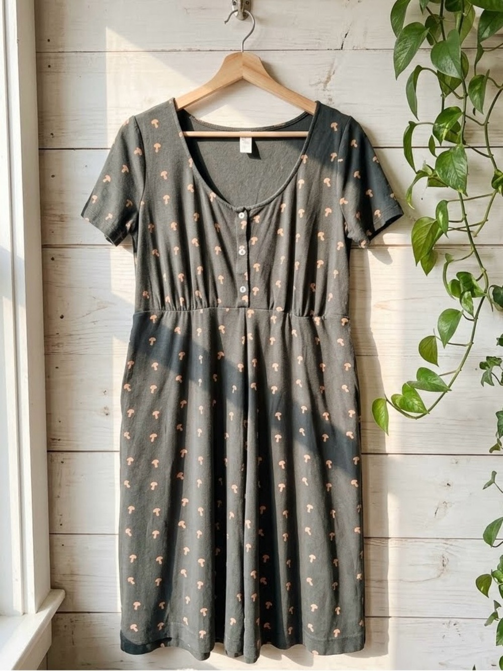 Kate Quinn Mushroom Adult Pocket Button Dress Charcoal Organic Cotton M